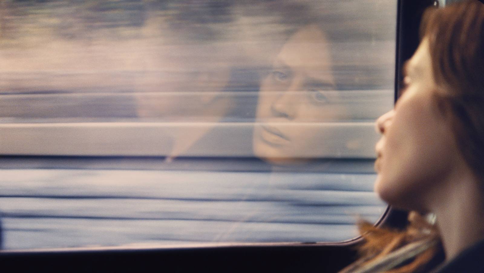 Dievča vo vlaku (2016) - fotografie