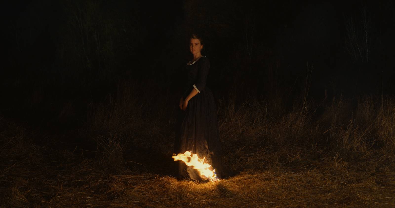 Portrét ženy v plameňoch (2019) - fotografie