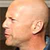 Bruce Willis hrozí nápadníkom svojich dcér smrťou