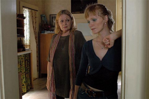 Aňa Geislerová (vpravo) vo filme Kráska v nesnázích (2006)