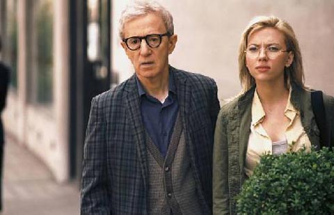 Scarlett Johansson s Woody Allenom v komédii Sólokapor (Scoop, 2006)